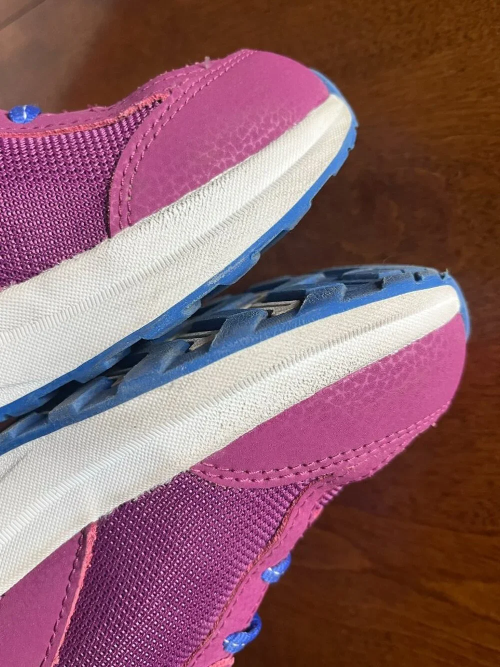 Saucony Cohesion plum sneakers 3Y